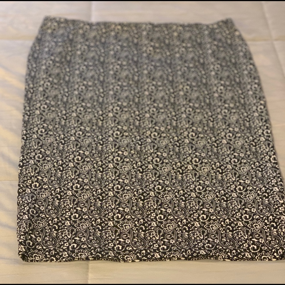 Women’s pencil skirt size L